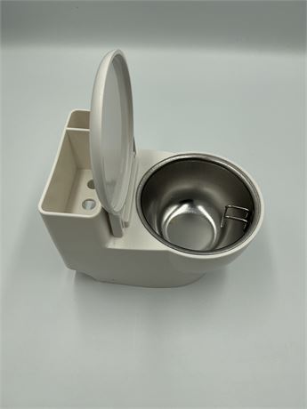 Toilet shaped ash tray